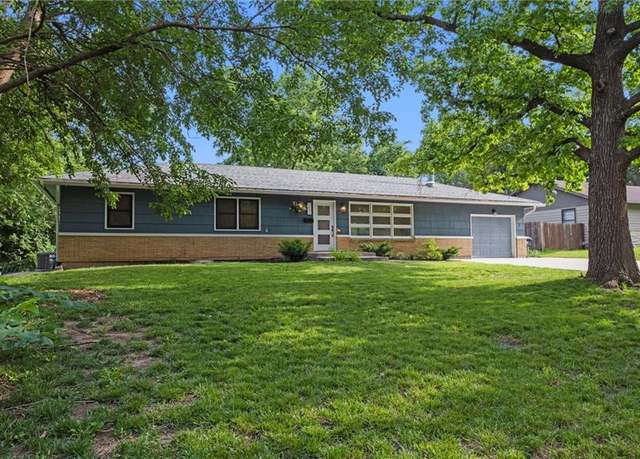 Property at 1221 W 19th Ter, Lawrence, KS 66046, 3 beds, 1 bath