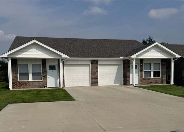 Property at 133 SW 145 Rd, Warrensburg, MO 64093, 2 beds, 2 baths