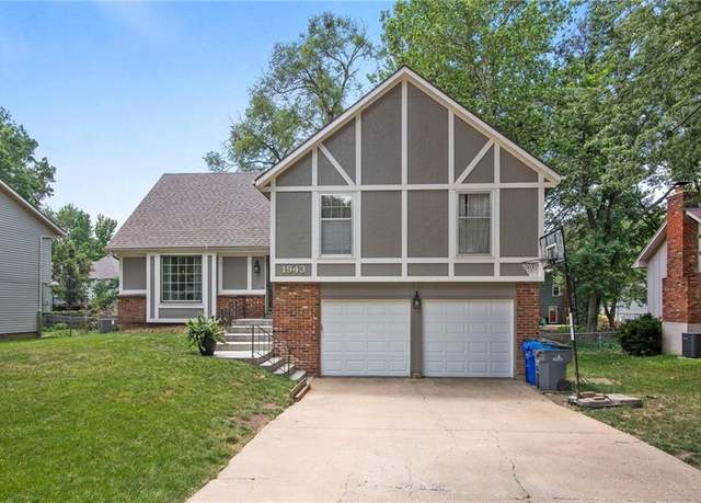 Property at 1943 E Sunvale Dr, Olathe, KS 66062, 4 beds, 2.5 baths