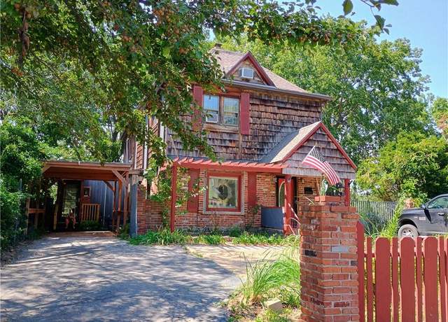 Property at 62 S Valley St, Kansas City, KS 66102, 4 beds, 3.5 baths