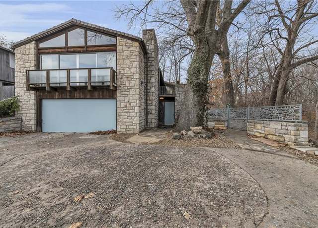 Property at 4309 Rockhill Rd, Kansas City, MO 64110, 3 beds, 2.5 baths