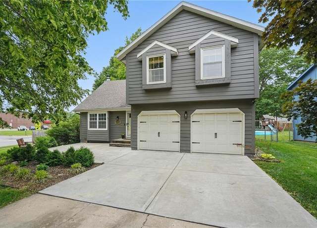 Property at 15642 W 146th Ter, Olathe, KS 66062, 4 beds, 2.5 baths