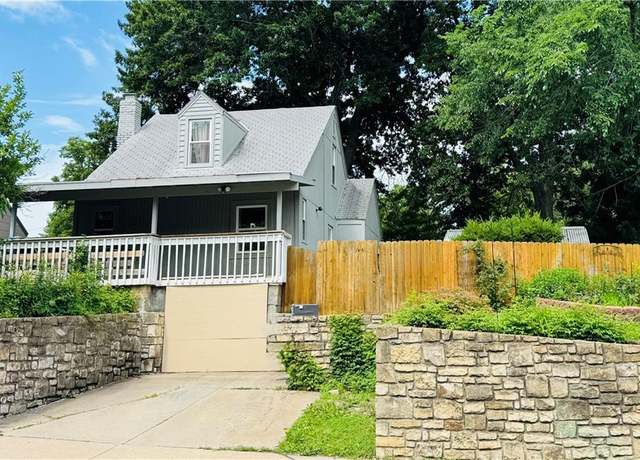 Property at 4430 Mission Rd, Kansas City, KS 66103, 3 beds, 2 baths