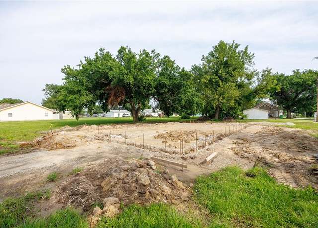 Property at 904 W 4th St, Cherryvale, KS 67335, 3 beds, 2 baths