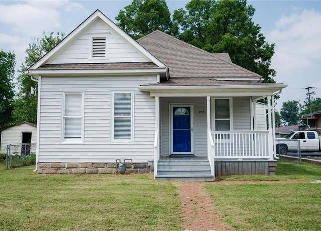 Property at 2411 Crawford Ave, Parsons, KS 67357, 3 beds, 1 bath