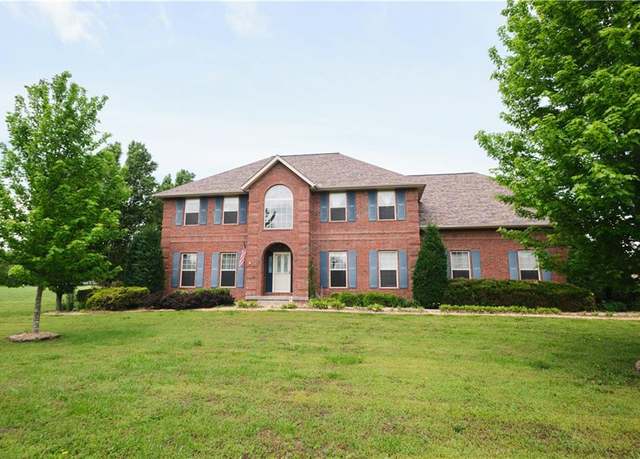 Property at 133 Huntington Cir, Pittsburg, KS 66762, 5 beds, 3.5 baths