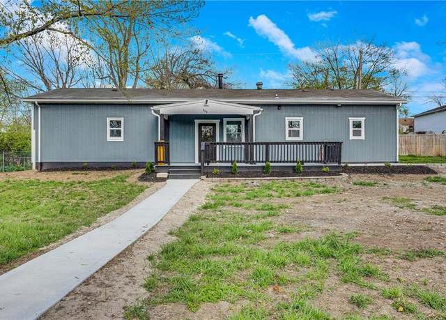 Property at 809 S Mills St, Independence, MO 64050, 3 beds, 1.5 baths