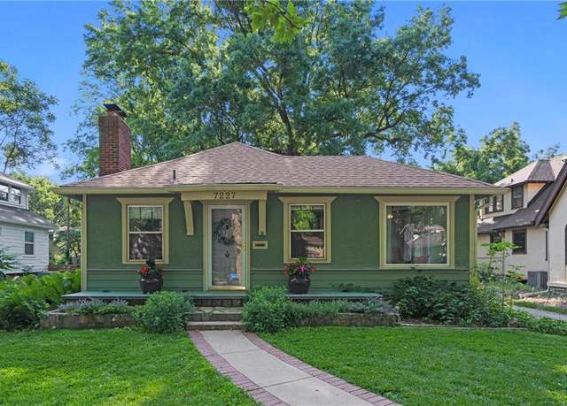 Property at 7227 Jefferson St, Kansas City, MO 64114, 3 beds, 2 baths