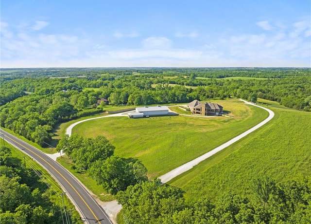Property at 18405 371 Hwy, Platte City, MO 64079, 4 beds, 5 baths