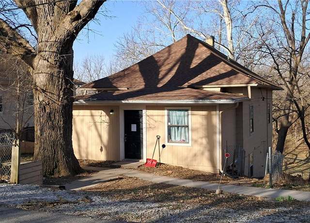 Property at 3504 N 5th Street Ter, St Joseph, MO 64505, 4 beds, 2 baths