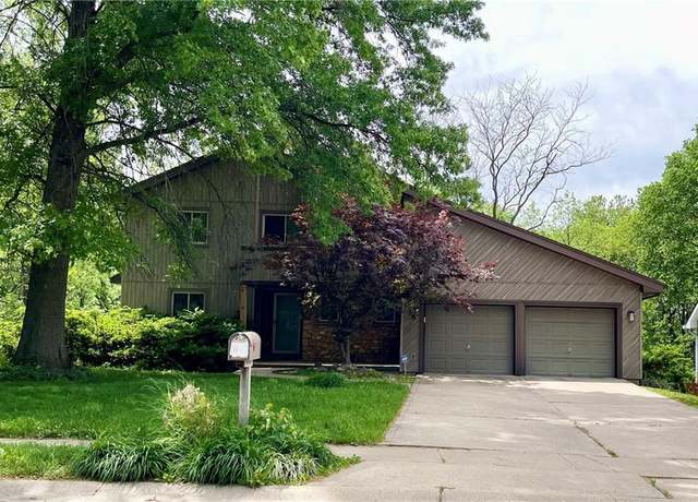 Property at 3140 Lakeview Cir, Leavenworth, KS 66048, 5 beds, 3.5 baths
