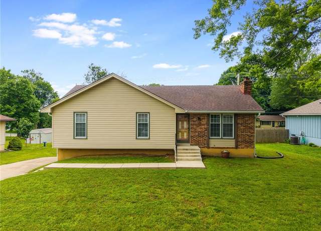 Property at 8707 Brenda Ln, Pleasant Valley, MO 64068, 3 beds, 2 baths