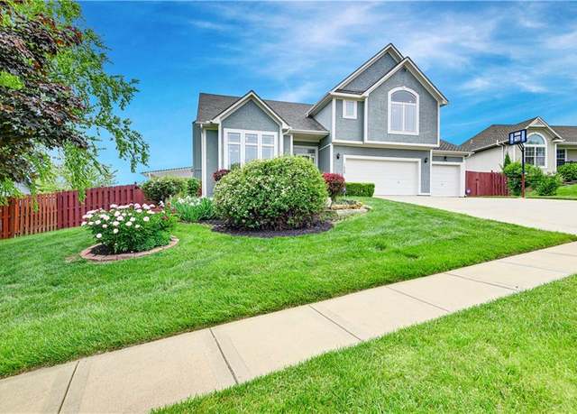 Property at 7020 Constance St, Shawnee, KS 66216, 4 beds, 3 baths