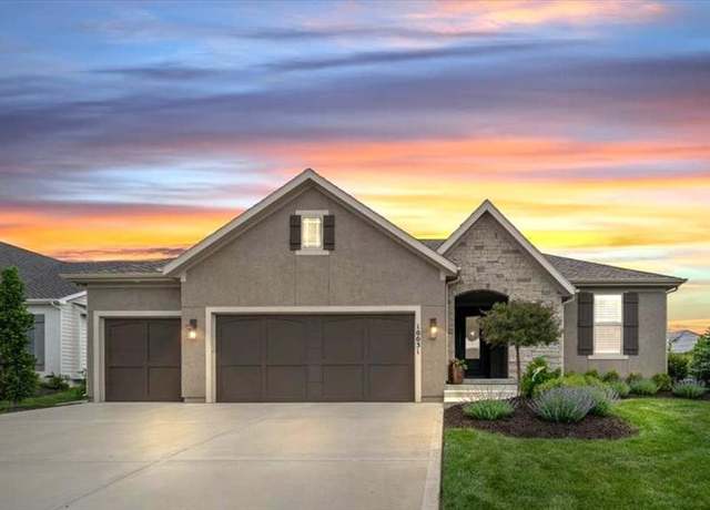 Property at 10031 S Lakota St, Olathe, KS 66061, 4 beds, 3 baths