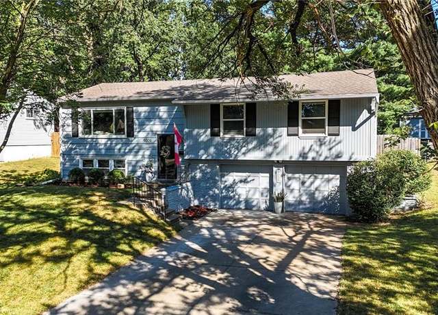 Property at 9009 Mastin St, Overland Park, KS 66212, 3 beds, 2 baths
