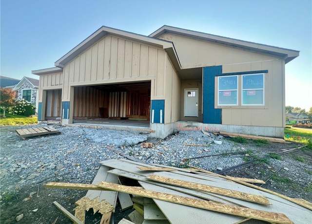 Property at 19622 Barstow St, Spring Hill, KS 66083, 2 beds, 2 baths