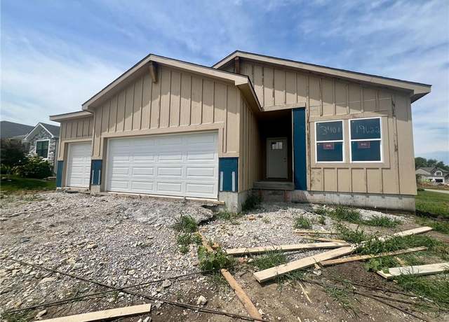 Property at 19622 Barstow St, Spring Hill, KS 66083, 2 beds, 2 baths