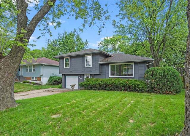 Property at 8003 E 118 Ter, Kansas City, MO 64134, 3 beds, 2.5 baths