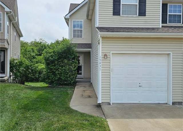 Property at 15435 NW 123rd St, Platte City, MO 64079, 3 beds, 2.5 baths