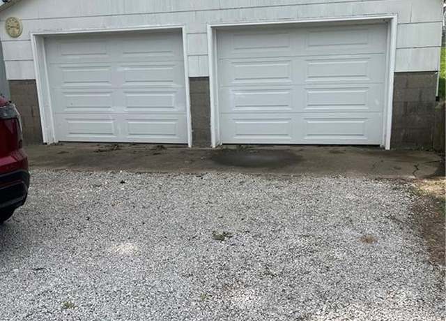 Property at 805 NE 72nd St, Gladstone, MO 64118, 3 beds, 2 baths
