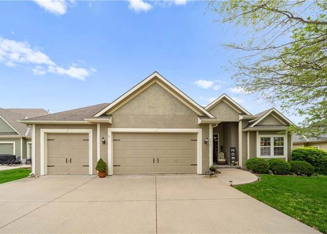Property at 1011 NW 112th Ter, Kansas City, MO 64155, 4 beds, 3 baths