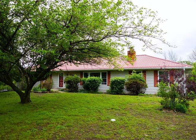 Property at 1156 NE 50th Rd, Lamar, MO 64759, 3 beds, 2.5 baths
