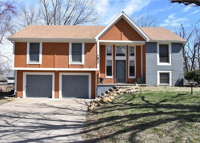 Property at 7833 Garnett St, Lenexa, KS 66214, 3 beds, 3 baths