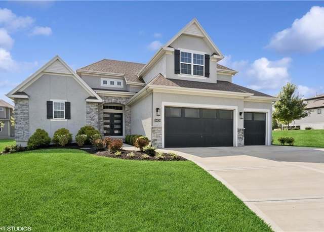 Property at 10429 W 170th Pl, Overland Park, KS 66221, 4 beds, 3.5 baths
