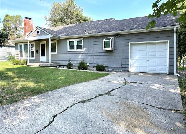 Property at 5212 W 76th St, Prairie Village, KS 66208, 6 beds, 3 baths