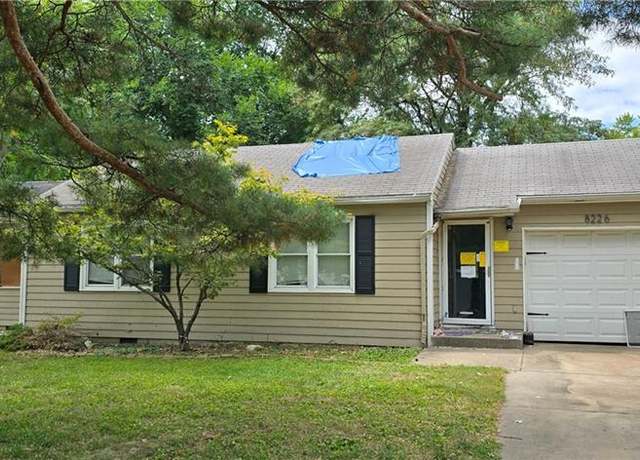 Property at 8226 Hadley St, Overland Park, KS 66204, 4 beds, 1 bath
