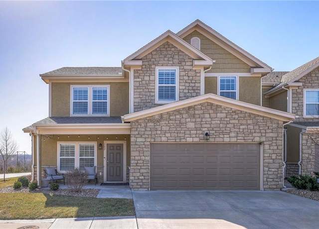 Property at 16058 Fontana St #302, Overland Park, KS 66085, 3 beds, 2.5 baths