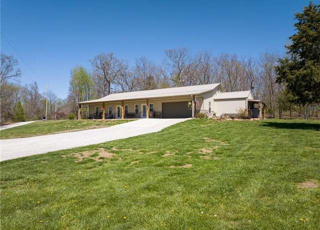 Property at 602 SE 400th Rd, Clinton, MO 64735, 4 beds, 3 baths