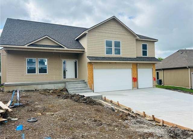 Property at 1904 Owen Dr, Pleasant Hill, MO 64080, 4 beds, 3 baths