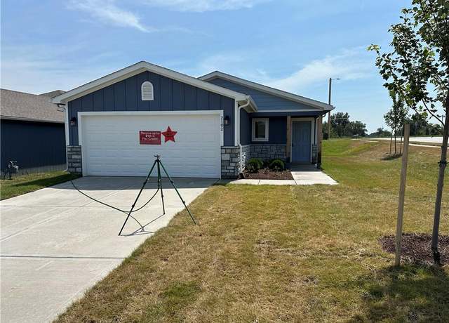 Property at 2102 Brook Ridge Cir, Tonganoxie, KS 66086, 3 beds, 2 baths