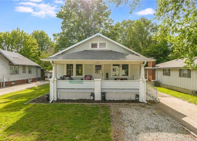 Property at 424 Dickinson St, Chillicothe, MO 64601, 3 beds, 1 bath