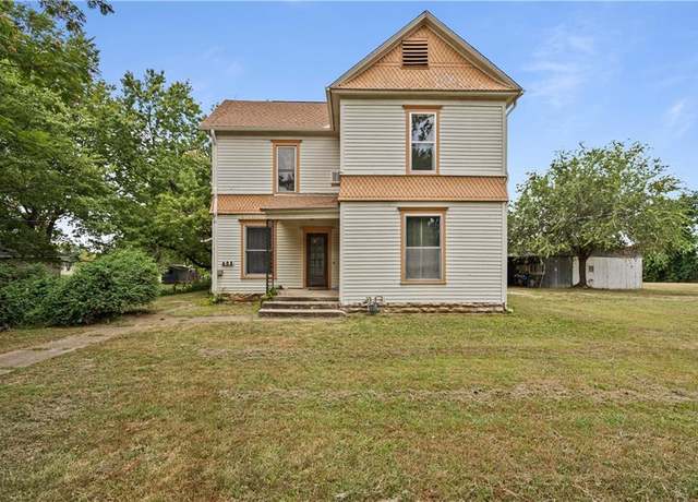 Property at 403 N Julia St, Thayer, KS 66776, 4 beds, 2 baths