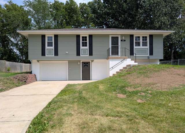 Property at 2205 S Owing St, Oak Grove, MO 64075, 3 beds, 2 baths