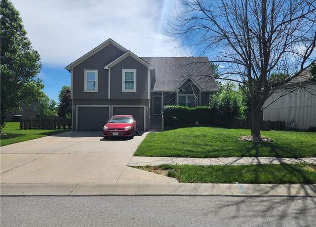 Property at 11223 N Sycamore Ct, Kansas City, MO 64157, 4 beds, 3.5 baths