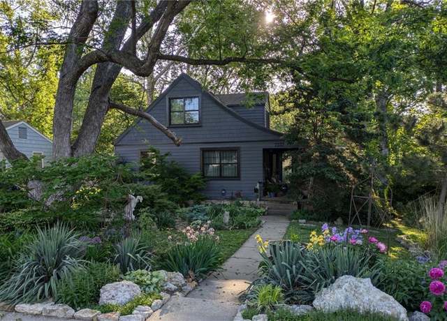 Property at 7227 Springfield St, Prairie Village, KS 66208, 3 beds, 2 baths