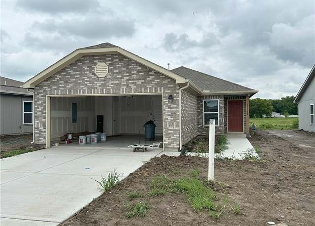 Property at 37758 W 207th Ter, Edgerton, KS 66021, 3 beds, 2 baths