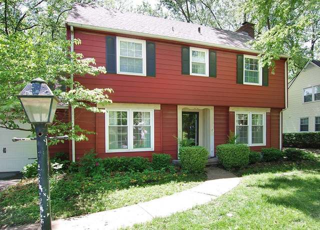 Property at 2207 W 79th Ter, Prairie Village, KS 66208, 3 beds, 2.5 baths