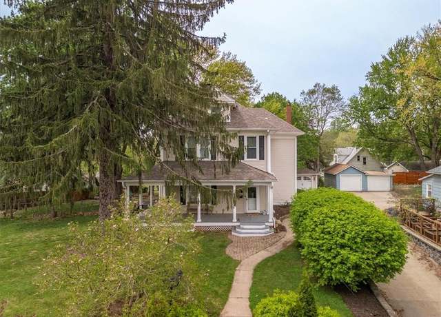 Property at 2302 Goff Ave, St Joseph, MO 64505, 3 beds, 2 baths