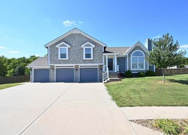 Property at 13360 Ridgeview Dr, Platte City, MO 64079, 3 beds, 2.5 baths