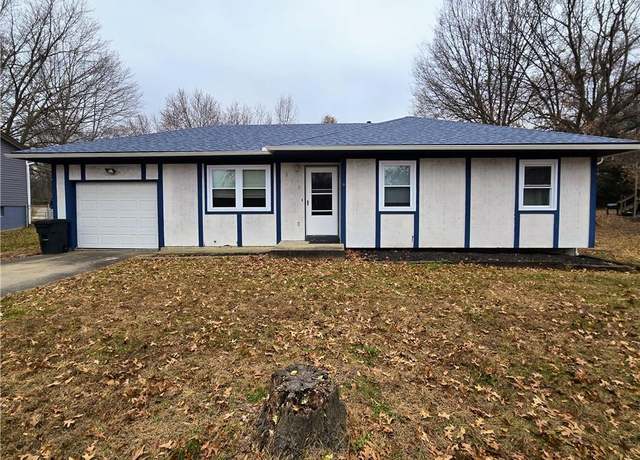 Property at 215 SE 51 Rd, Warrensburg, MO 64093, 3 beds, 1 bath