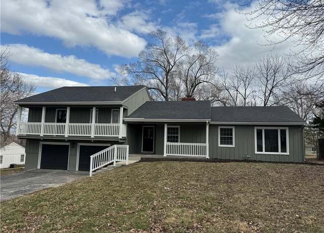 Property at 9503 Jarboe St, Kansas City, MO 64114, 3 beds, 2 baths