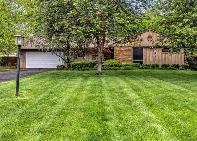 Property at 208 W 112th St, Kansas City, MO 64114, 3 beds, 2 baths