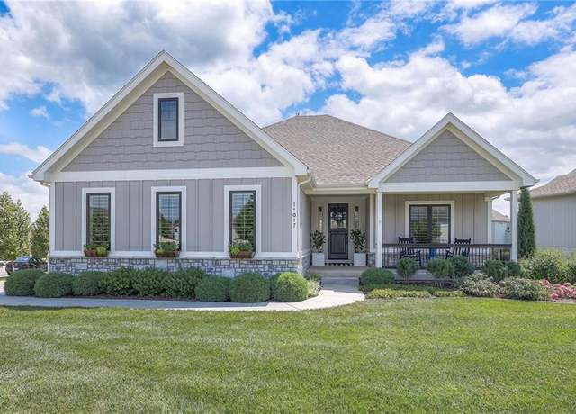 Property at 11017 S Palisade St, Olathe, KS 66061, 5 beds, 4 baths