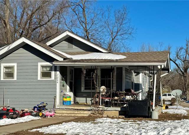 Property at 3044 E 60th St, Kansas City, MO 64130, 2 beds, 1 bath