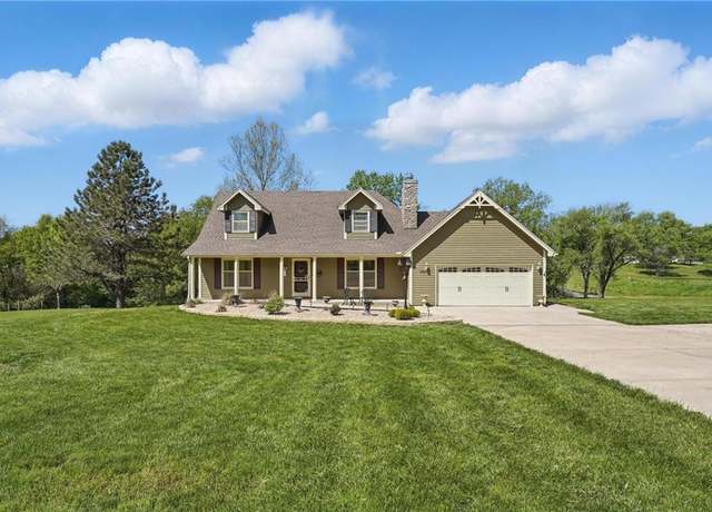 Property at 18321 Crestview Dr, Holt, MO 64048, 3 beds, 2.5 baths