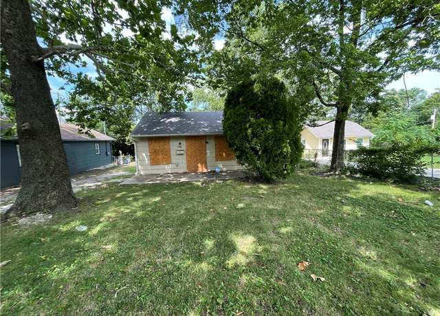 Property at 8416 Paseo Blvd, Kansas City, MO 64131, 2 beds, 1 bath